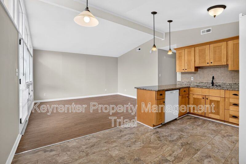 4202 Halifax Rd - Photo 4 of 28