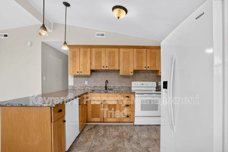 4202 Halifax Rd - Photo 6 of 28