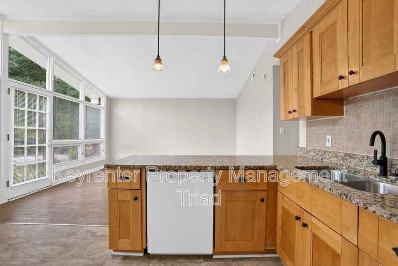 4202 Halifax Rd - Photo 7 of 28