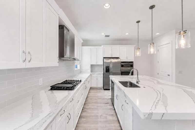 12546 Gross Pointe Dr - Photo 3 of 35