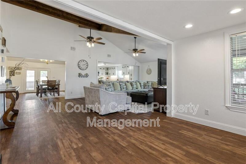 112 Old West Trl - Photo 3 of 13