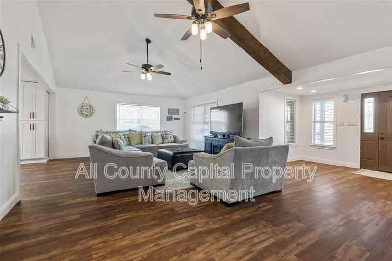 112 Old West Trl - Photo 4 of 13