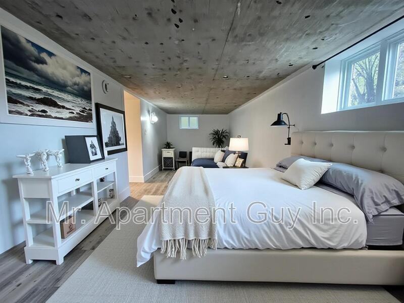 679 Limeridge Rd E #3 - Photo 6 of 10