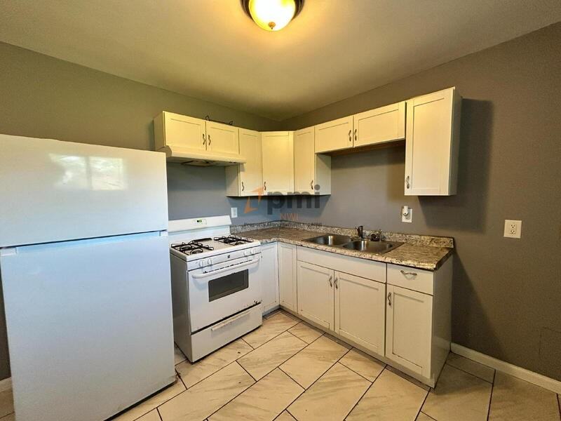2166 Wisconsin St - Photo 4 of 15