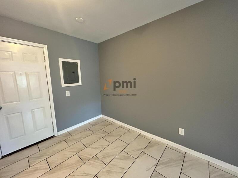 2166 Wisconsin St - Photo 7 of 15