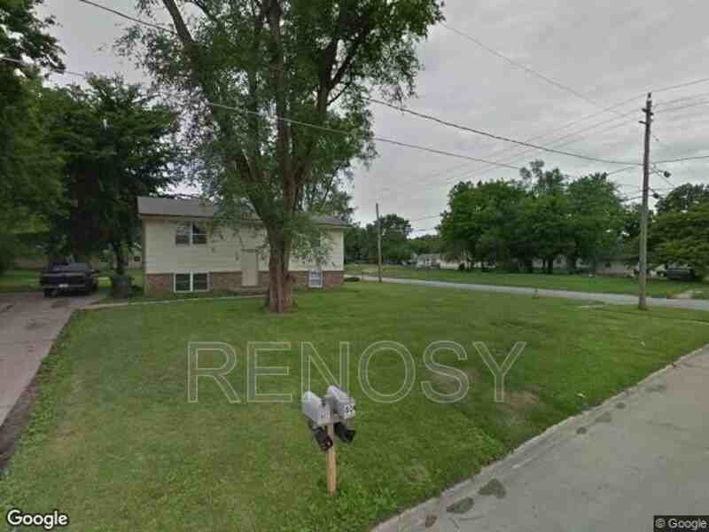 802 Se 10th St - Photo 2 of 18