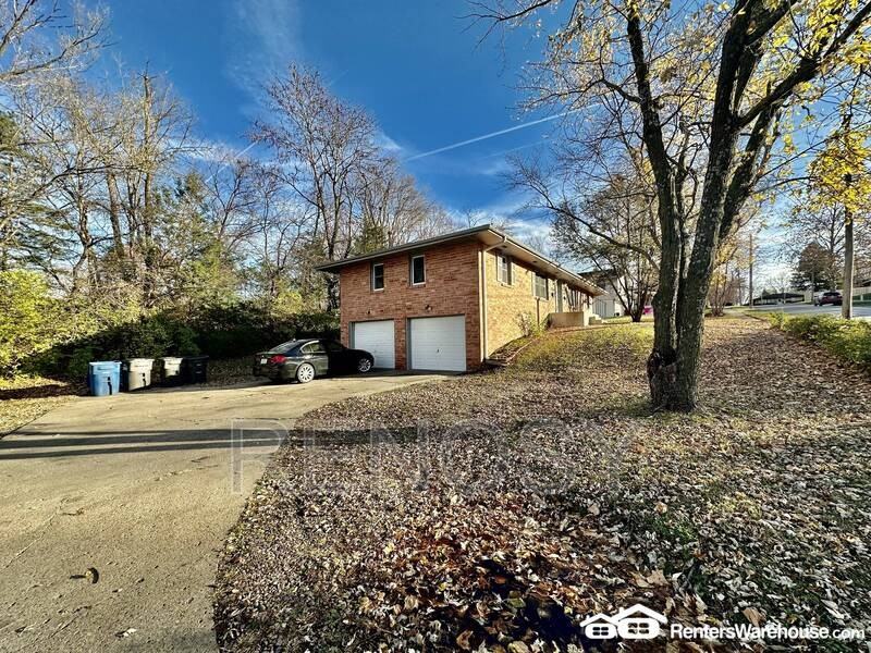 3315 Se 4th St - Photo 2 of 15