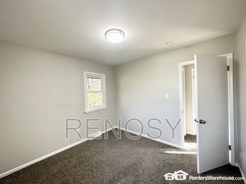 3315 Se 4th St - Photo 6 of 15