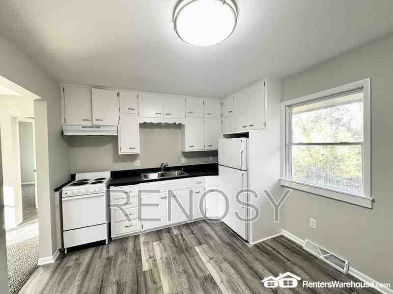 3315 Se 4th St - Photo 6 of 15
