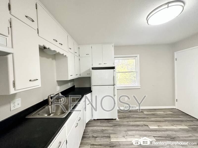 3315 Se 4th St - Photo 4 of 15