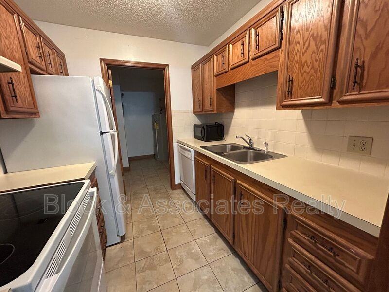 316 - Photo 2 of 10