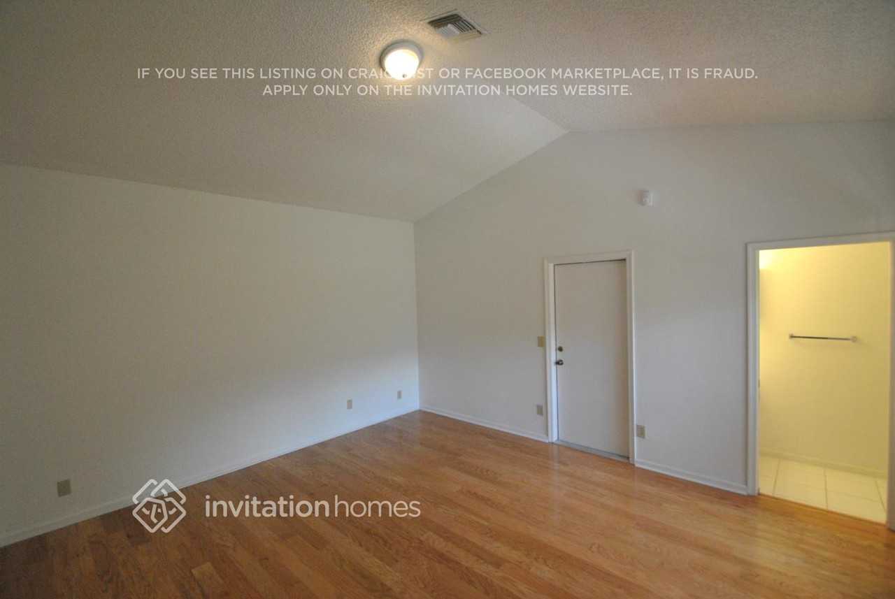 12231 Dartmoor Dr - Photo 2 of 16