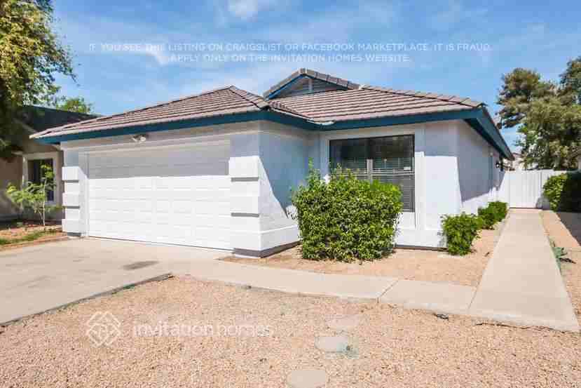 8142 W Mescal St - Photo 2 of 27