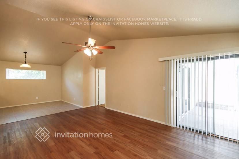 8142 W Mescal St - Photo 5 of 27