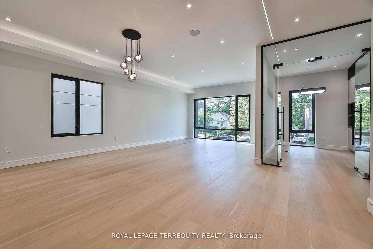 741 Woburn Avenue - Photo 2 of 48
