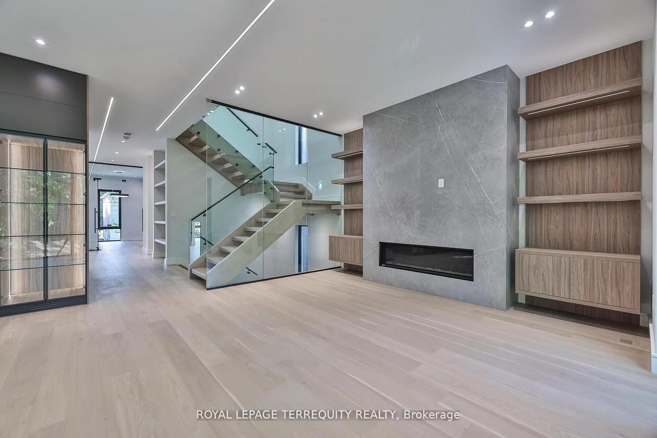 741 Woburn Avenue - Photo 7 of 48