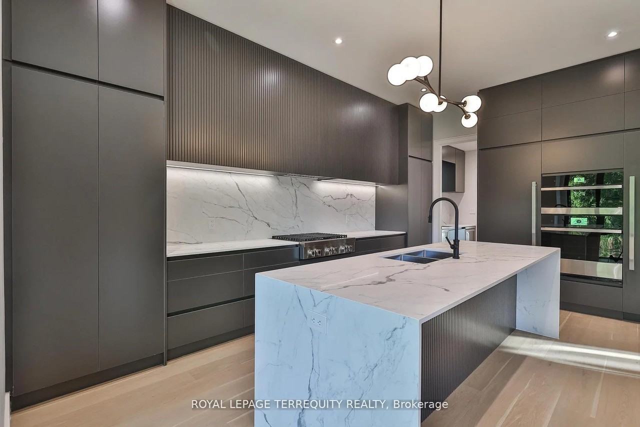 741 Woburn Avenue - Photo 9