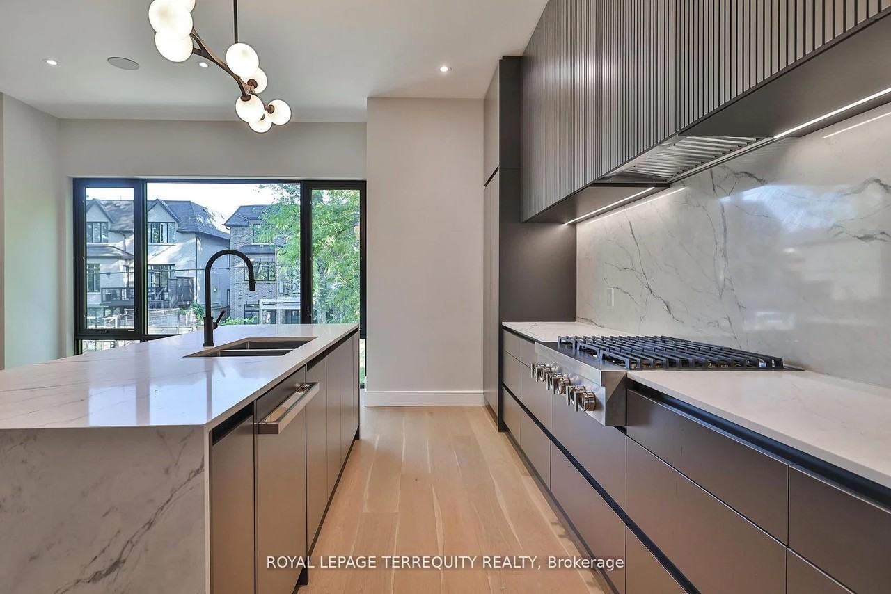 741 Woburn Avenue - Photo 13
