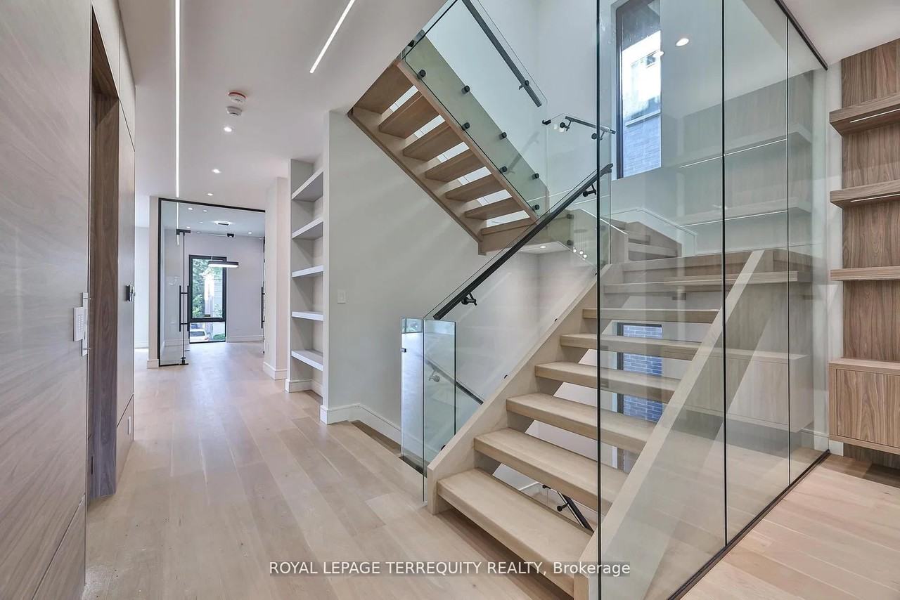 741 Woburn Avenue - Photo 14