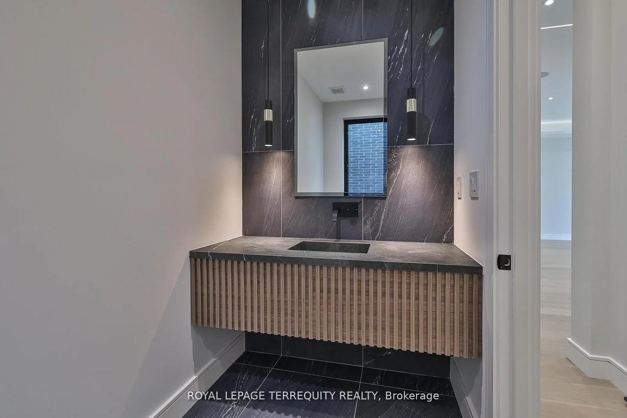 741 Woburn Avenue - Photo 16