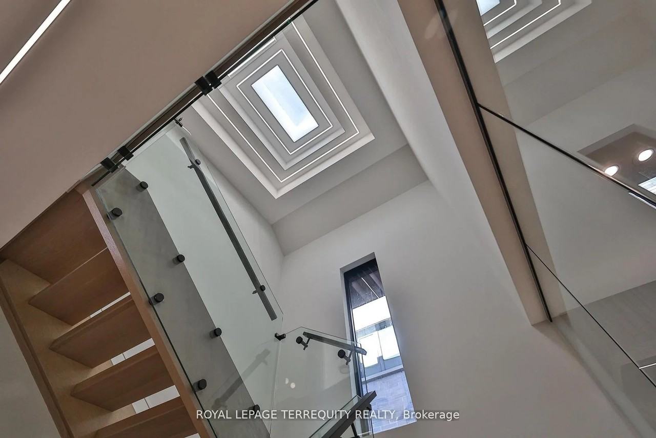 741 Woburn Avenue - Photo 17