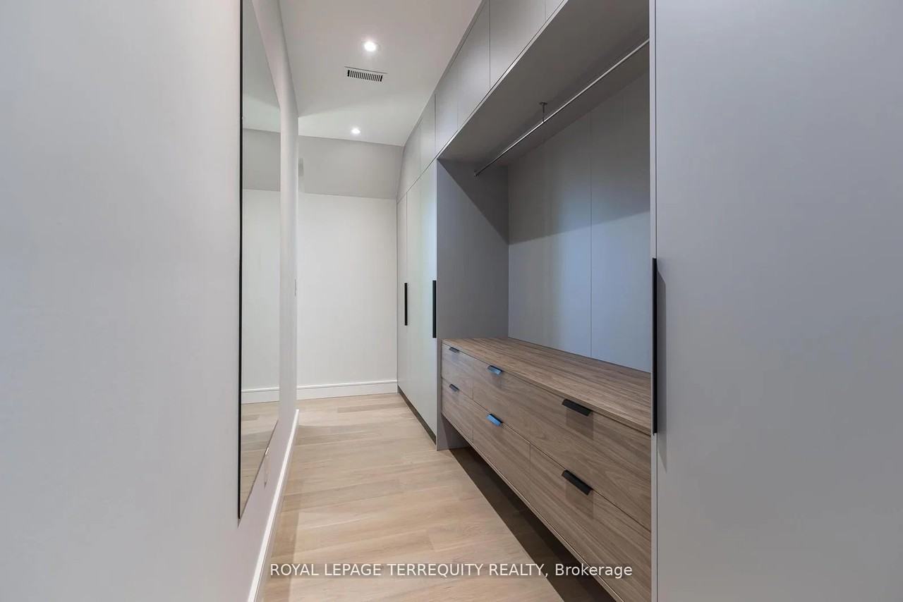 741 Woburn Avenue - Photo 21