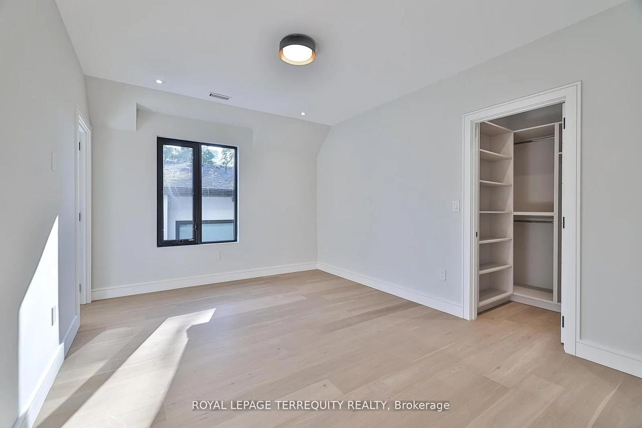 741 Woburn Avenue - Photo 25