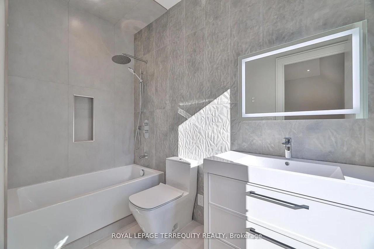 741 Woburn Avenue - Photo 28