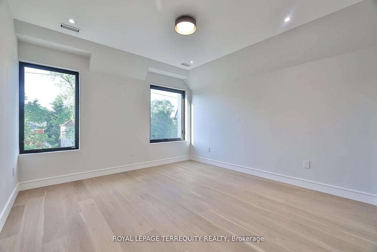 741 Woburn Avenue - Photo 30