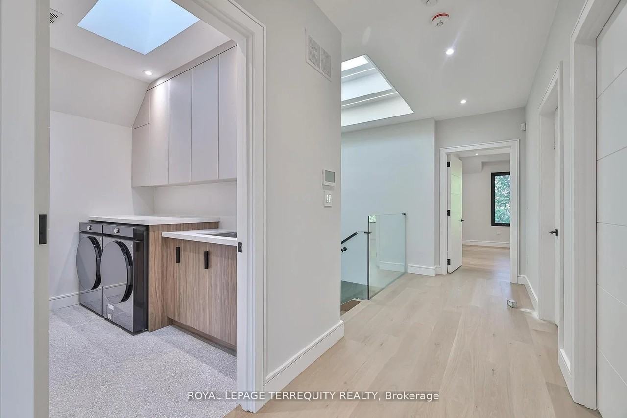741 Woburn Avenue - Photo 34
