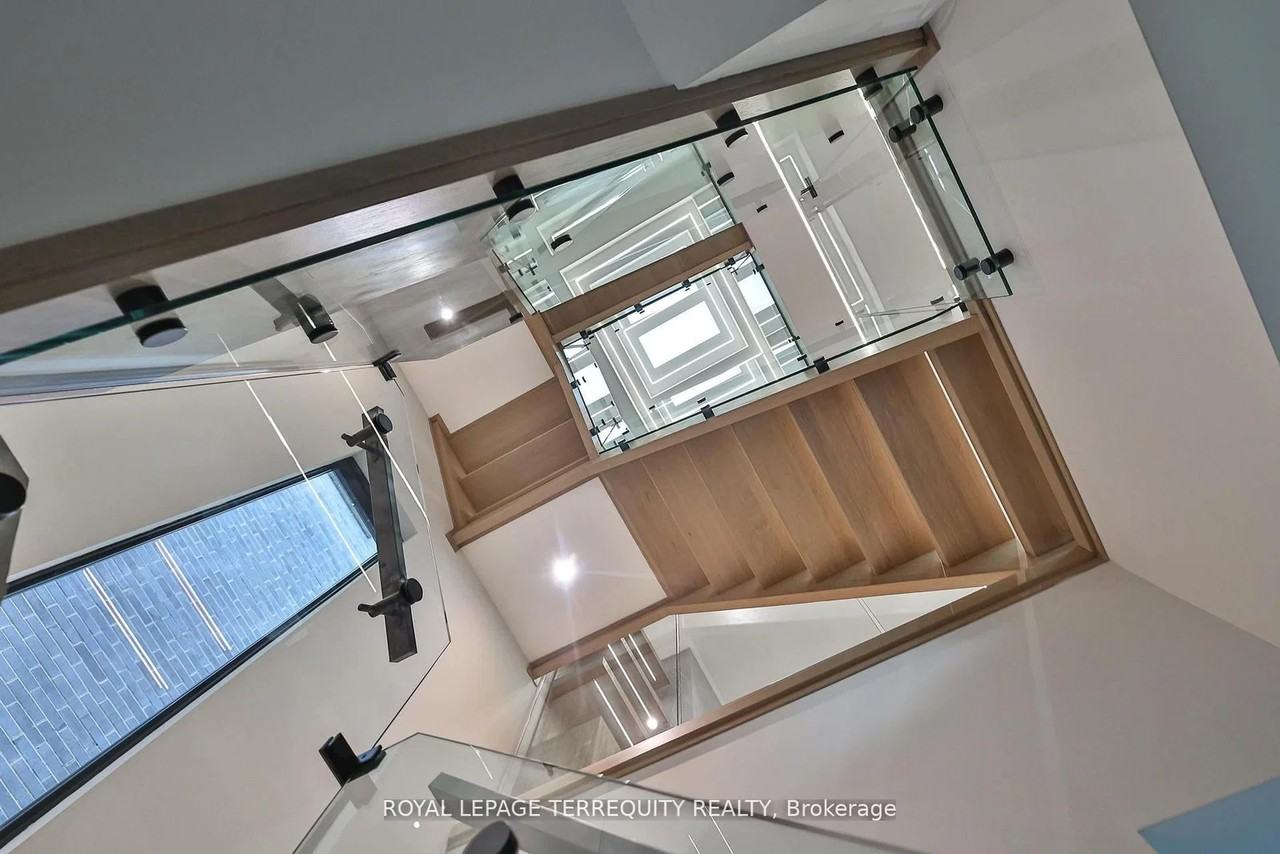 741 Woburn Avenue - Photo 37