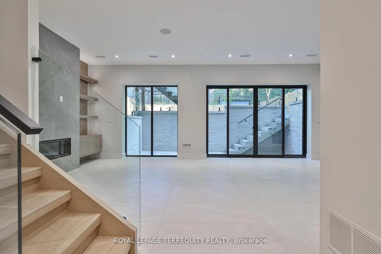 741 Woburn Avenue - Photo 38