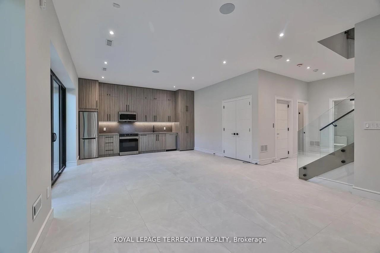 741 Woburn Avenue - Photo 40