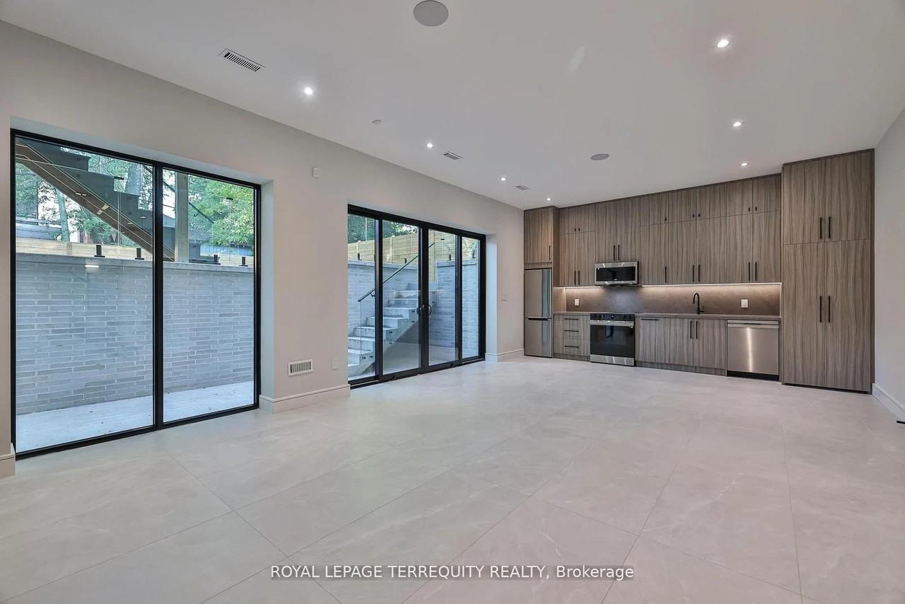 741 Woburn Avenue - Photo 44