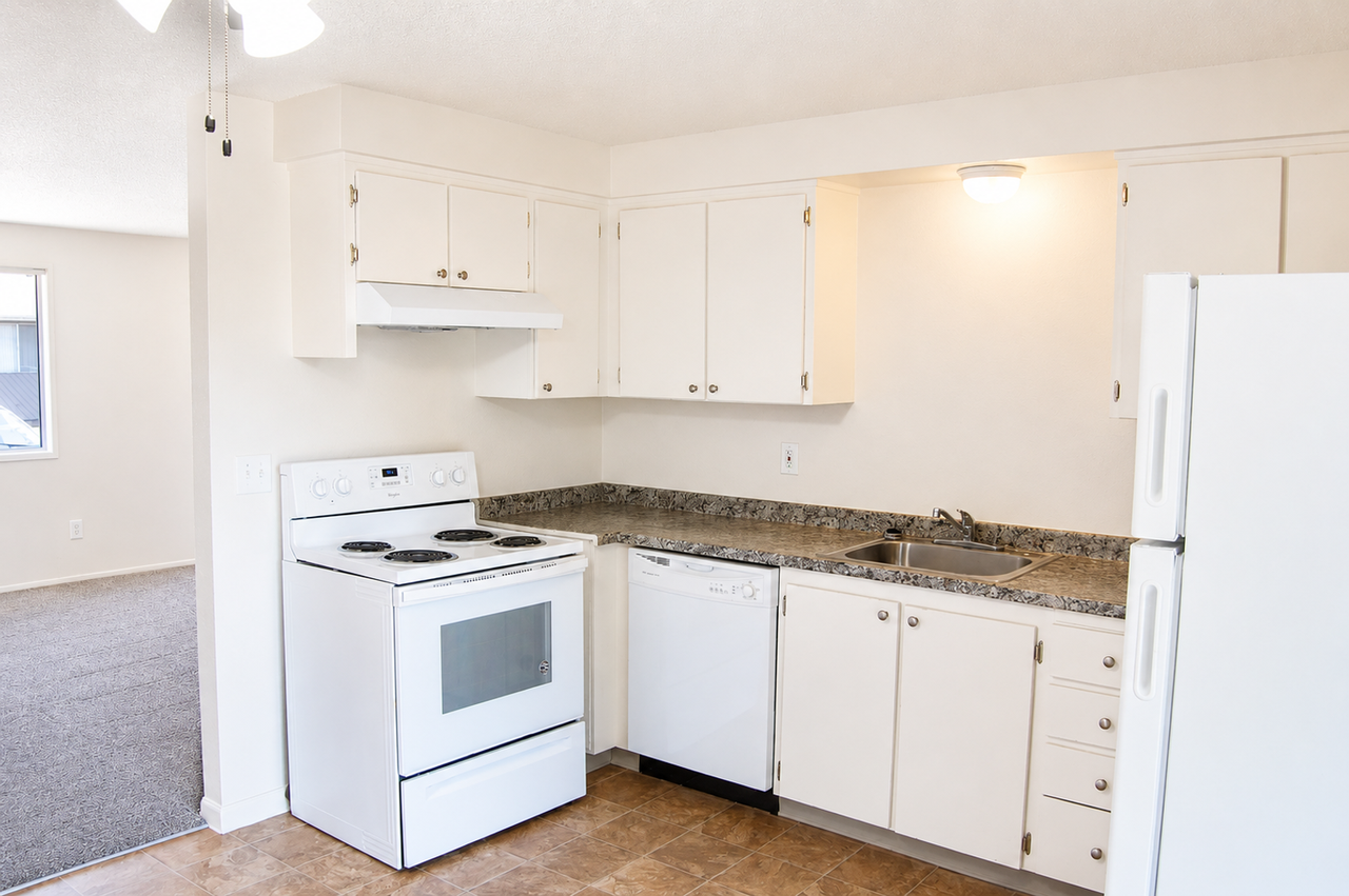 Large Two Bedroom Duplex Homes with a Private Back Yard - Photo 3 of 11