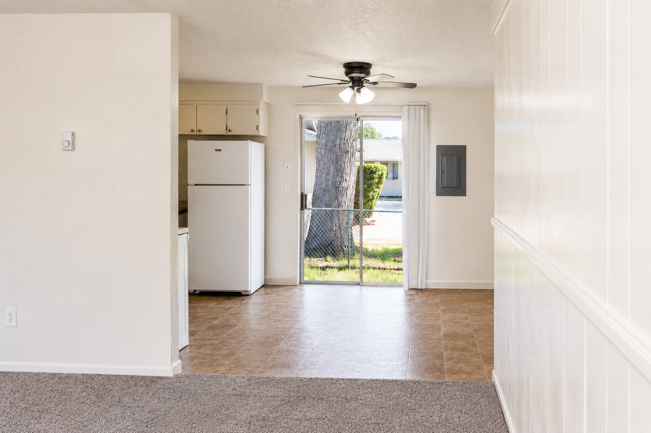 Large Two Bedroom Duplex Homes with a Private Back Yard - Photo 4 of 11