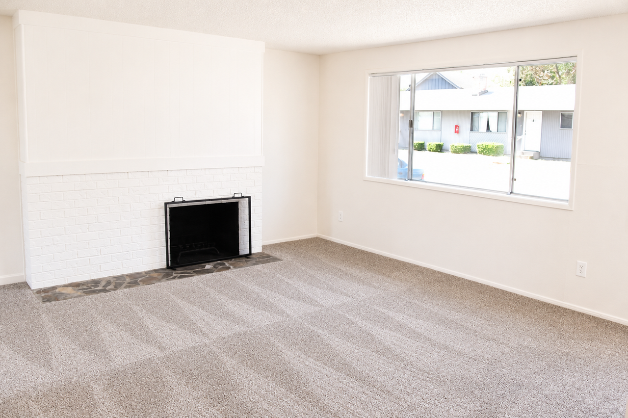 Large Two Bedroom Duplex Homes with a Private Back Yard - Photo 6 of 11