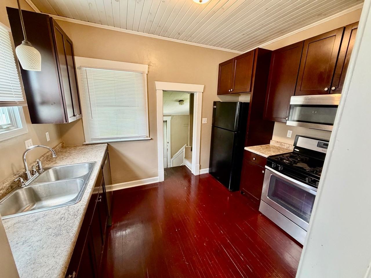 507 1/2 S Clayton St - Photo 2 of 12