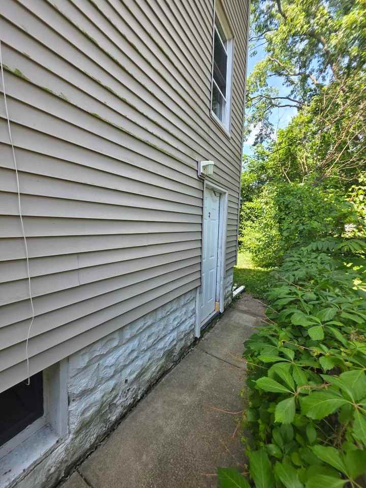 126 Dawes Ave - Photo 3 of 4