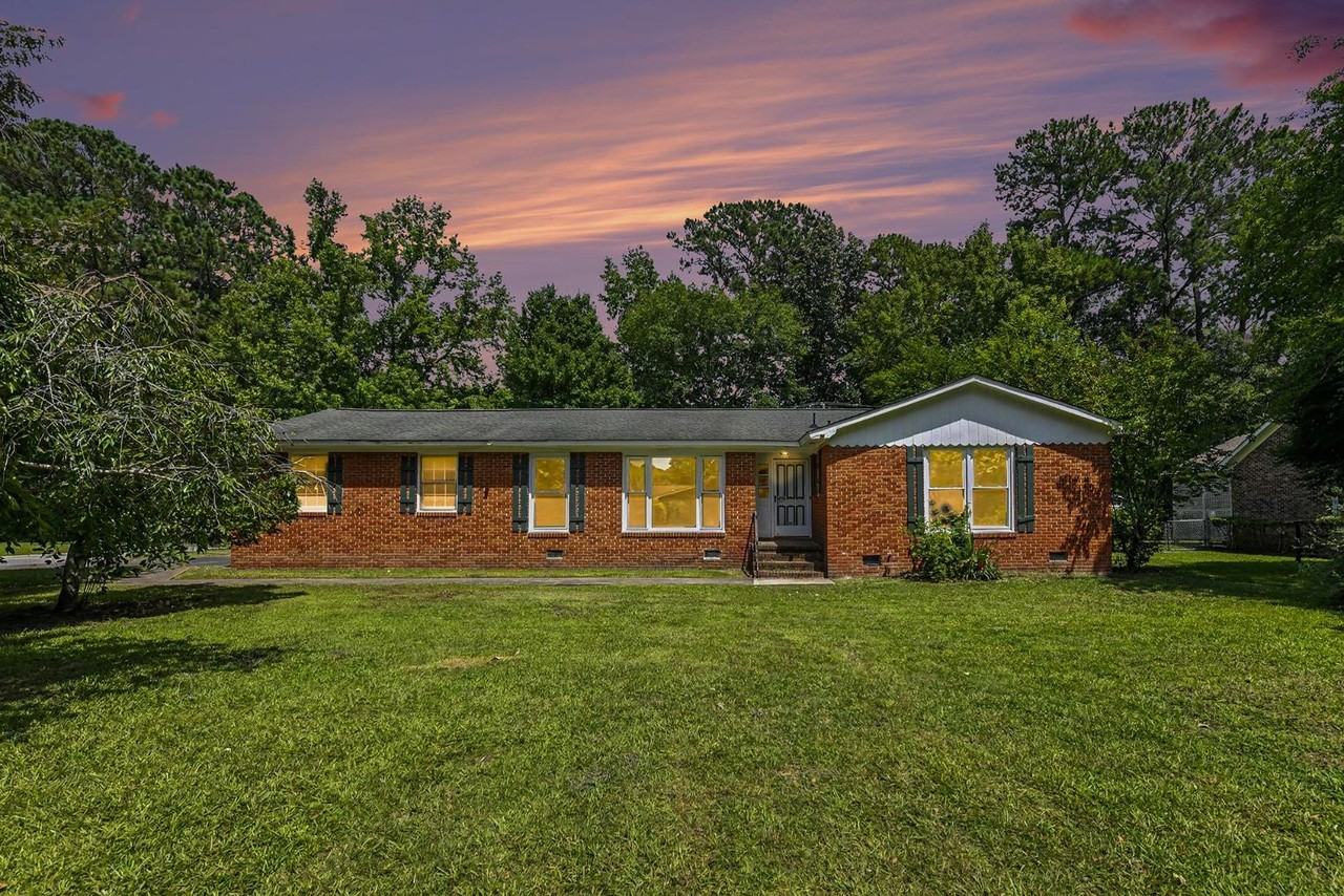130 Sandtrap Rd - Photo 2 of 11