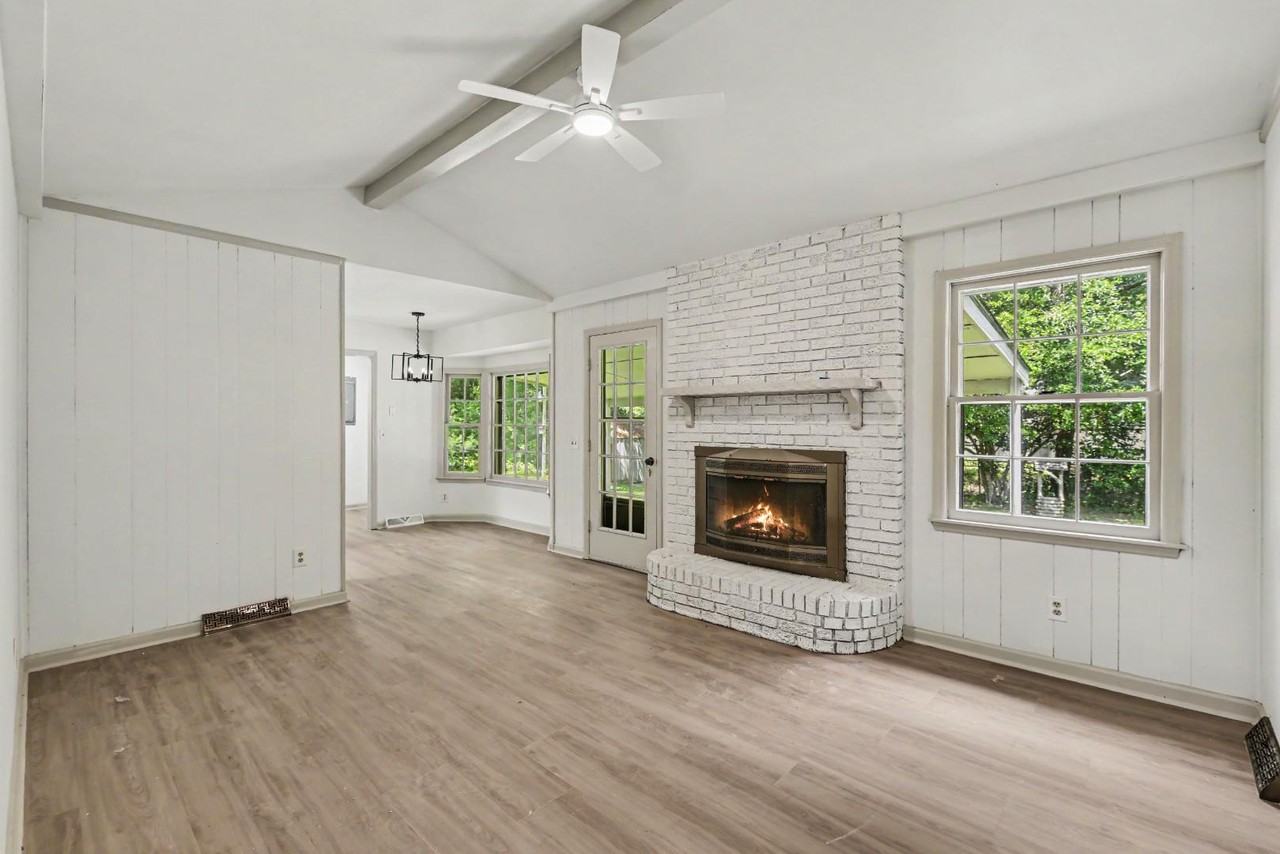 130 Sandtrap Rd - Photo 7 of 11