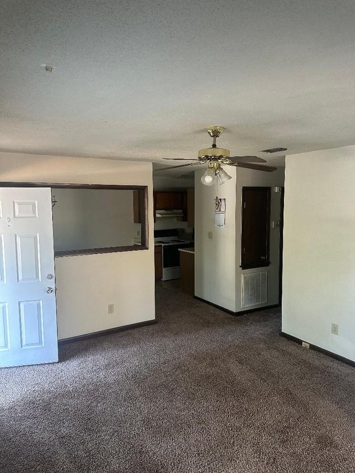 3585 Torbay Dr - Photo 7 of 20