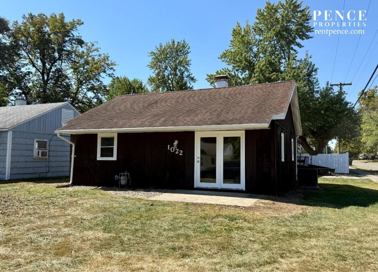 1022 Giddings St - Photo 2 of 20