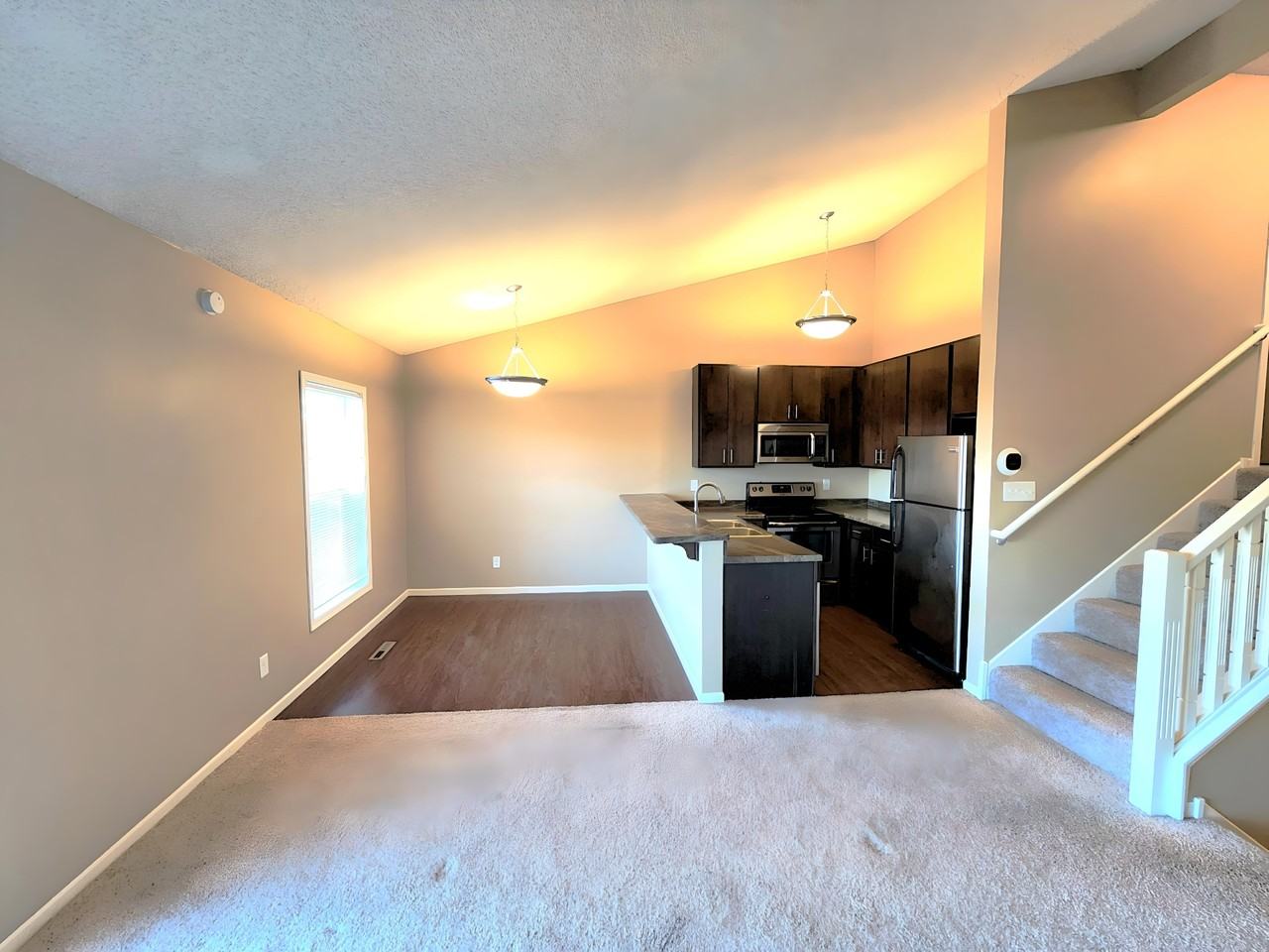 897 Wescott Sq #897 - Photo 3 of 32