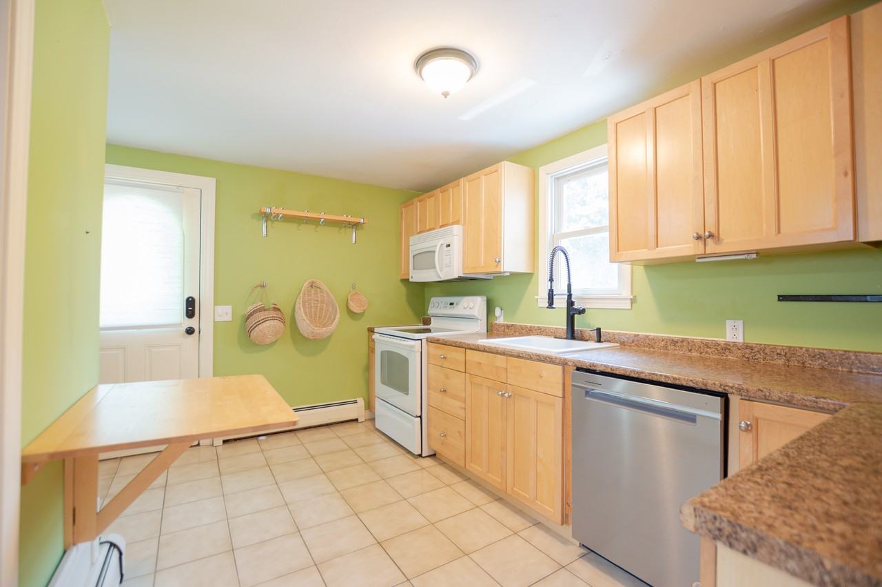 538 Central St #2 - Photo 3 of 11