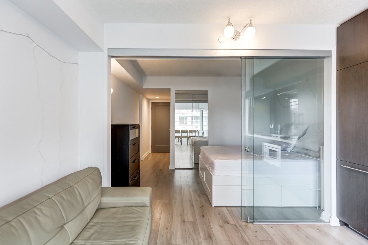 155 Yorkville Avenue - Photo 6 of 15