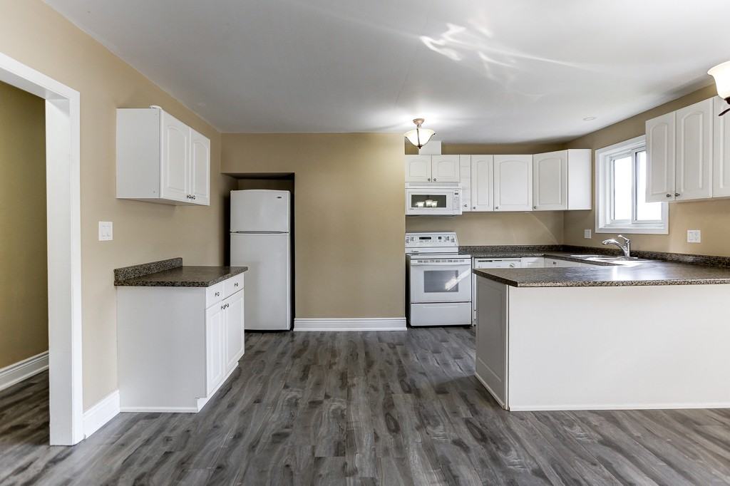 293 Mitchell Ave - Photo 5 of 15