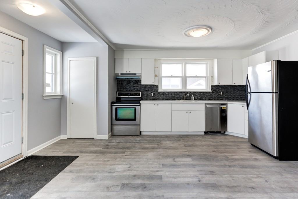 Main Floor - Photo 2 of 13