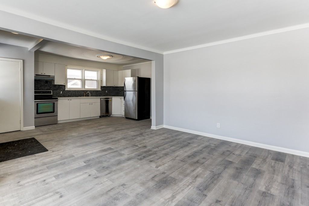 Main Floor - Photo 5 of 13