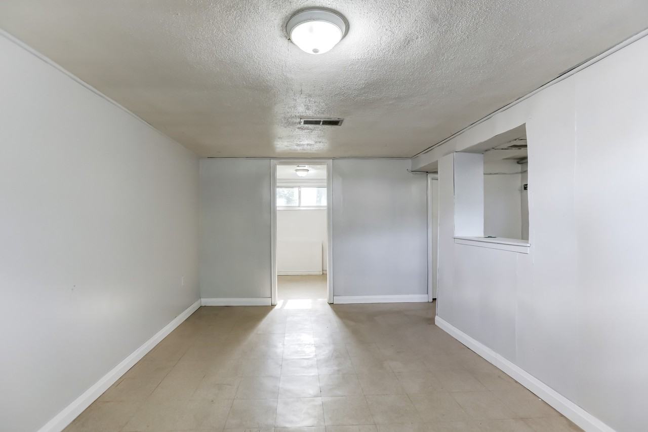 2563 Kingston Rd - Photo 6 of 16